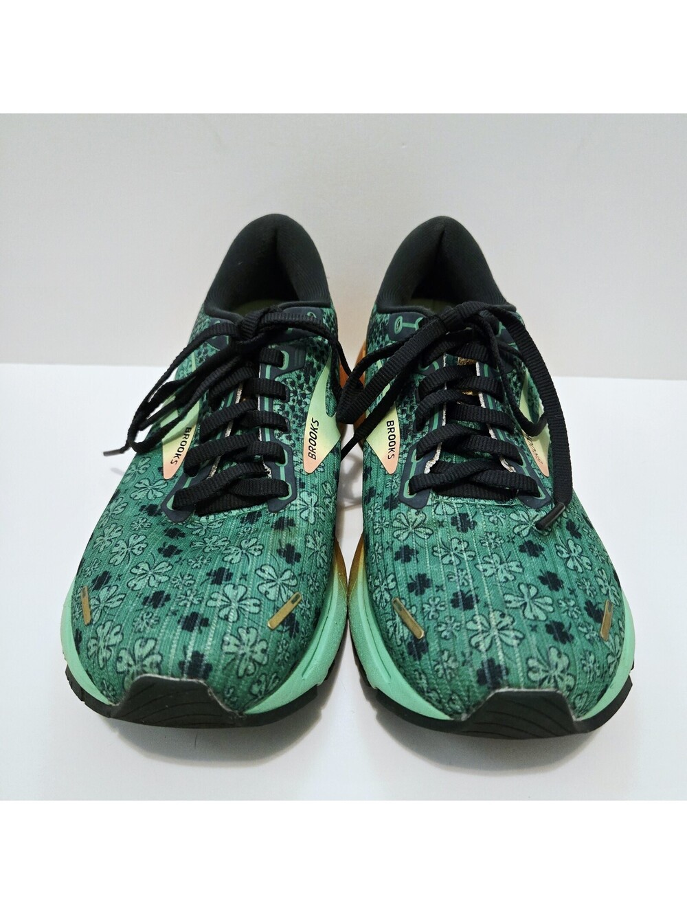 Brooks Run Lucky 🍀 Women’s Ghost Size 8.5 Sneakers Running Shoes